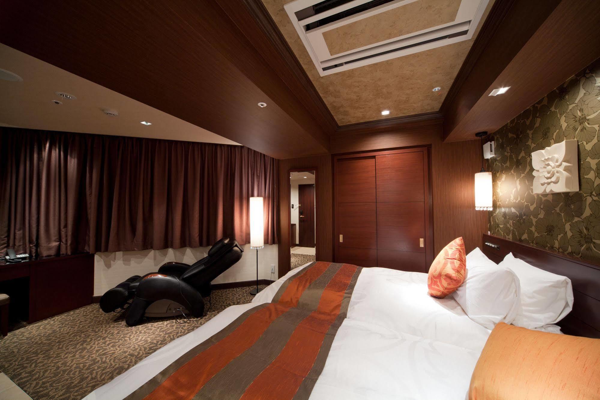 Hotel Coco Grand Ueno Shinobazu Tokyo Bagian luar foto